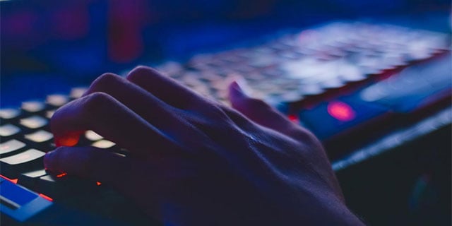 Mastering a New Language with Multiplayer Videogames