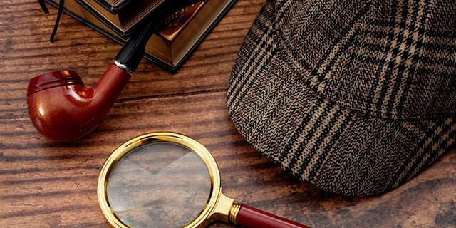 Sherlock Holmes - hat, pipe, magnifying glass