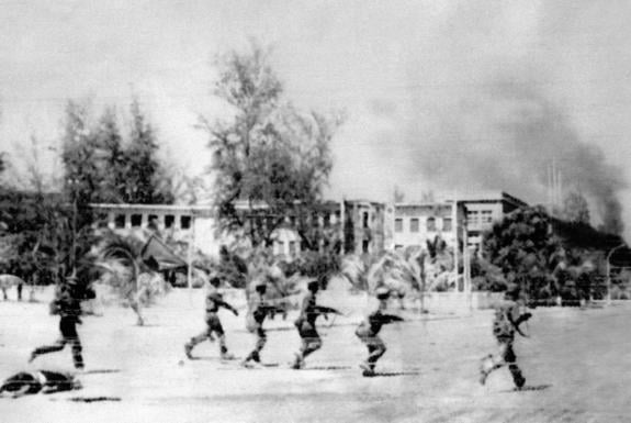 Vietnamese-led forces liberate Phnom Phen